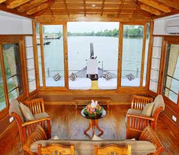 Pickadly Houseboat