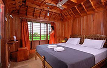 Shiva Ganga Houseboats Kumarakom