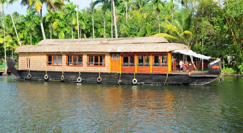 SHIVA GANGA HOUSEBOATS 